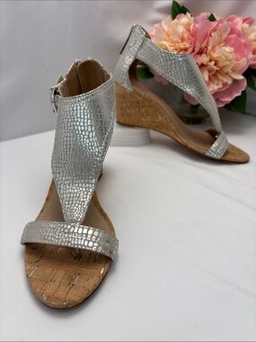 Donald J. Pliner “June”Women’s‎ 6 Silver Textured Cork Wedge Sandals #435